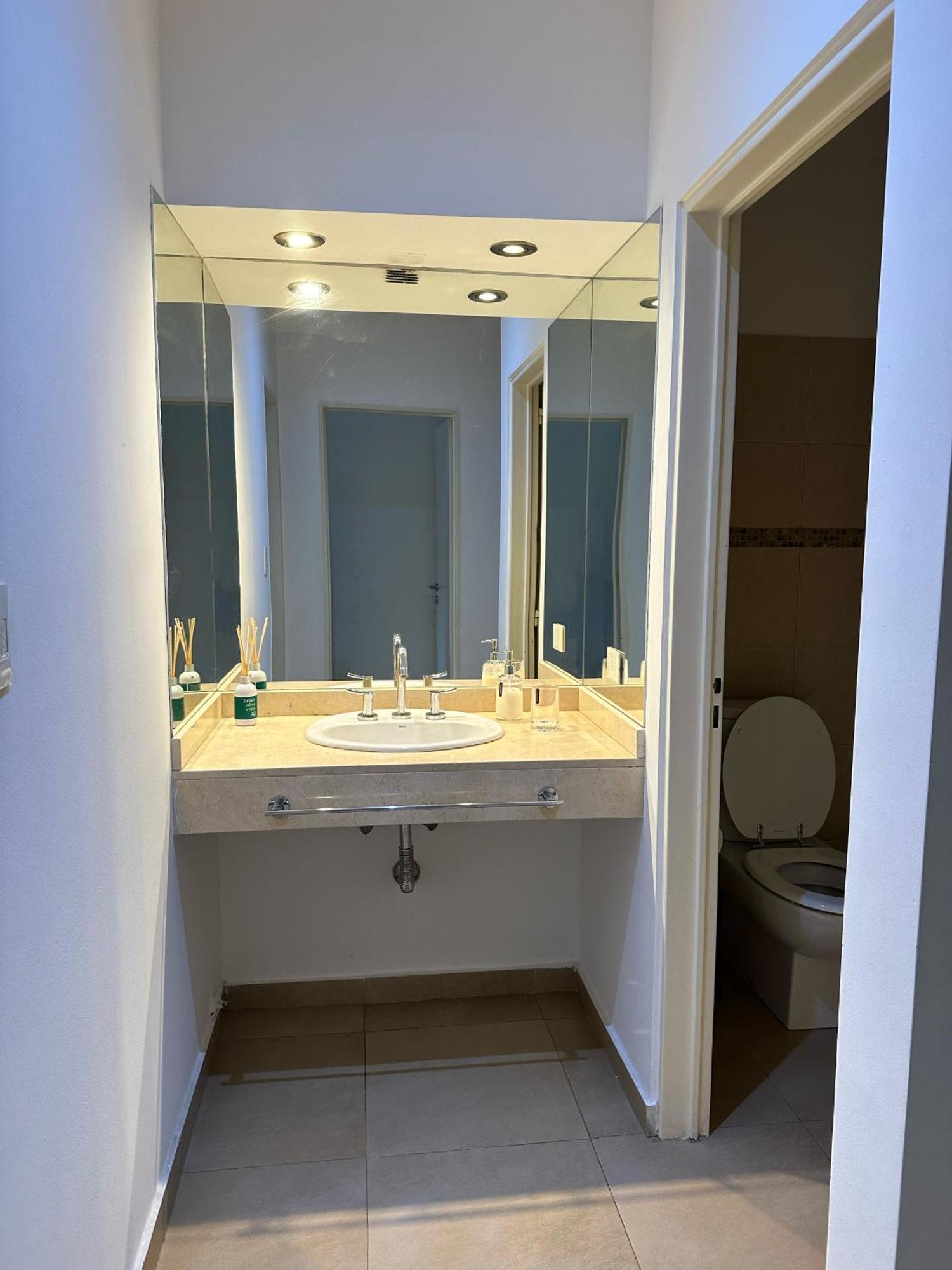 Apartment Departamento En Sarmiento Y Av.alem Bahia Blanca